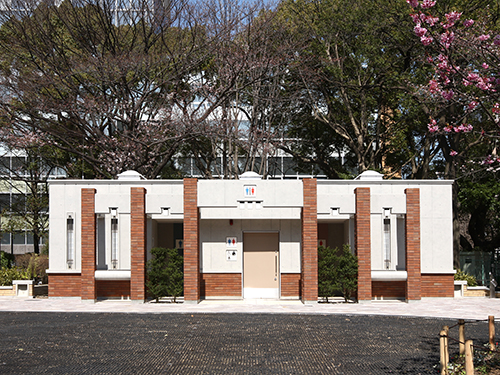 横浜公園トイレ　外観・内観